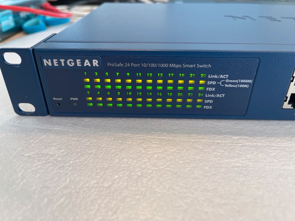 Netgear GS724T GS724Tv4 24 Port Managed Gigabit Switch 2x SFP in Oststeinbek