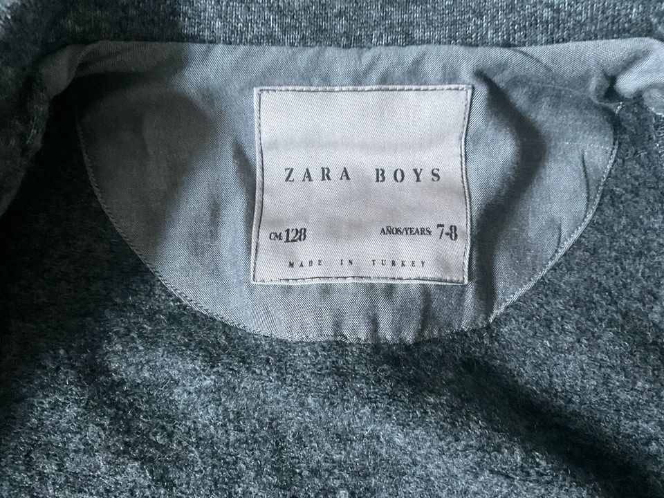 Zara Kinderjacke Größe 128 Jacket in Neu-Isenburg