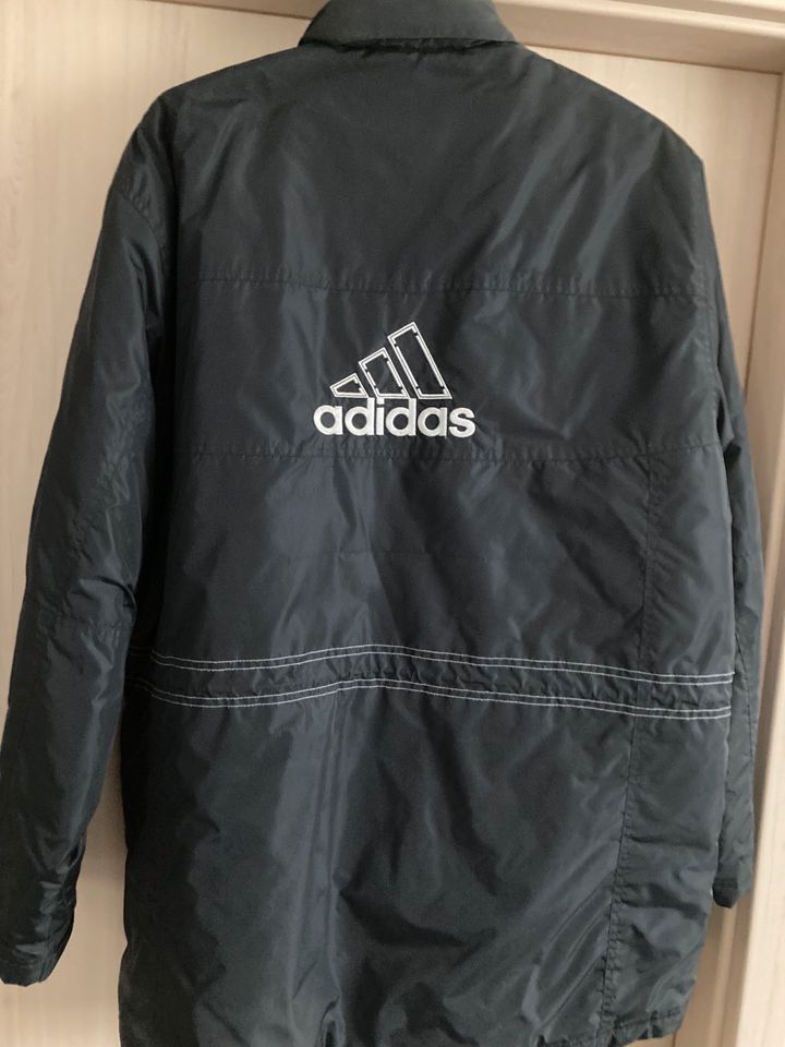 Adidas Jacke Größe L in Straubenhardt