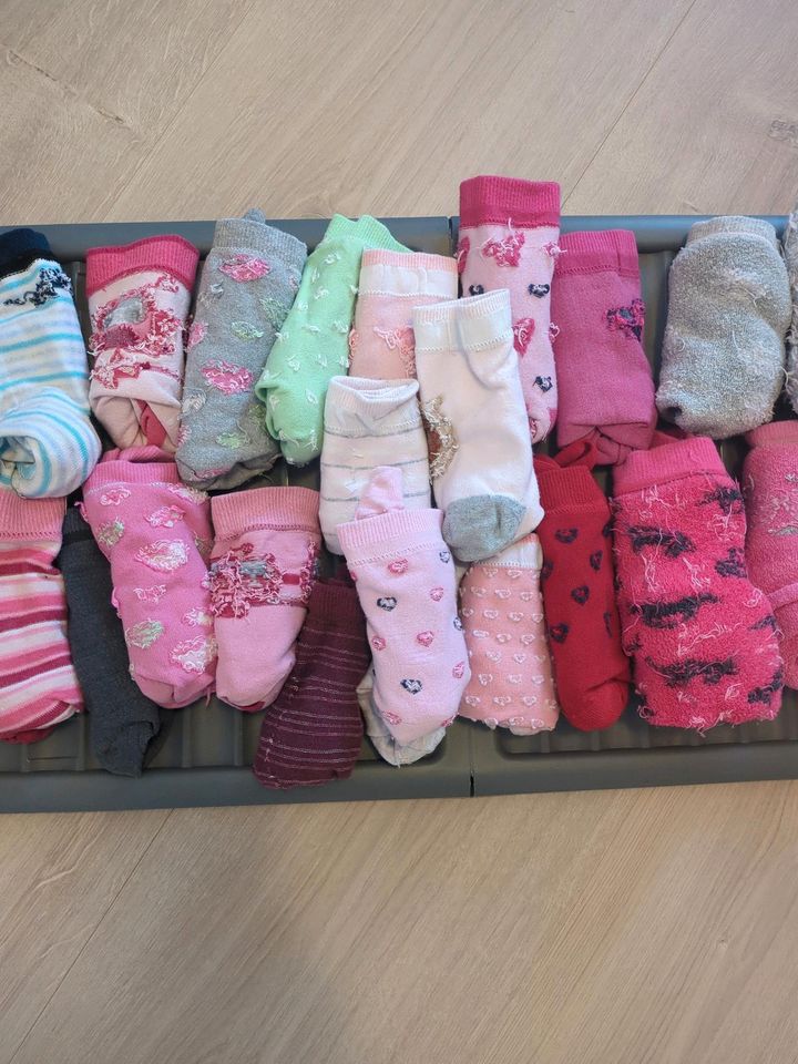 Socken Mädchen Gr 35-38 in Steinhagen (Vorpommern)