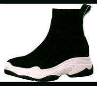 Neu in OVP S.Oliver Stiefel Sneaker Gr.42 Schwarz. Niedersachsen - Isernhagen Vorschau