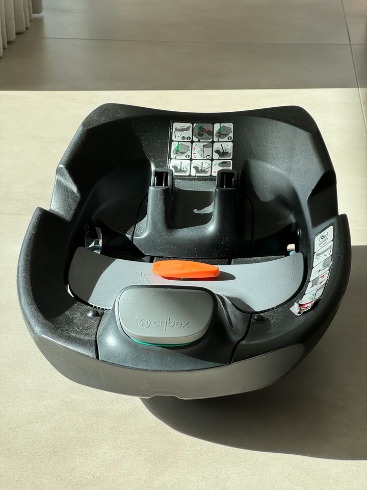 Cybex Aton Q plus Babyschale 0-13 kg inkl. Isofix Station in Gottmadingen