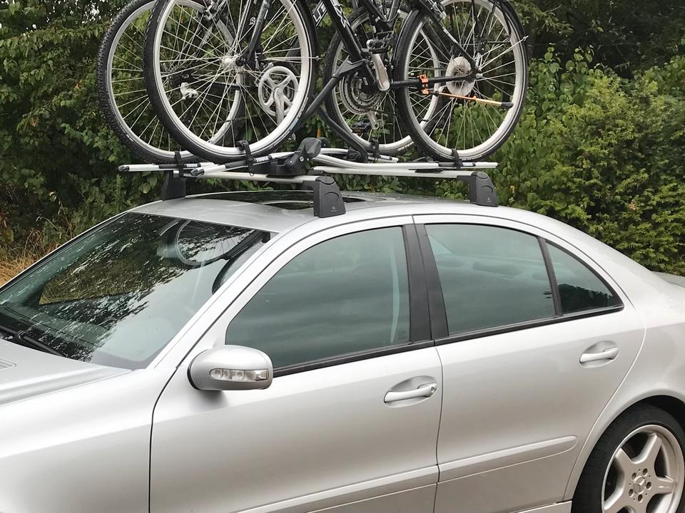 Thule Dachträger Mercedes Benz E–Klasse W211 ohne Reeling in Wunstorf