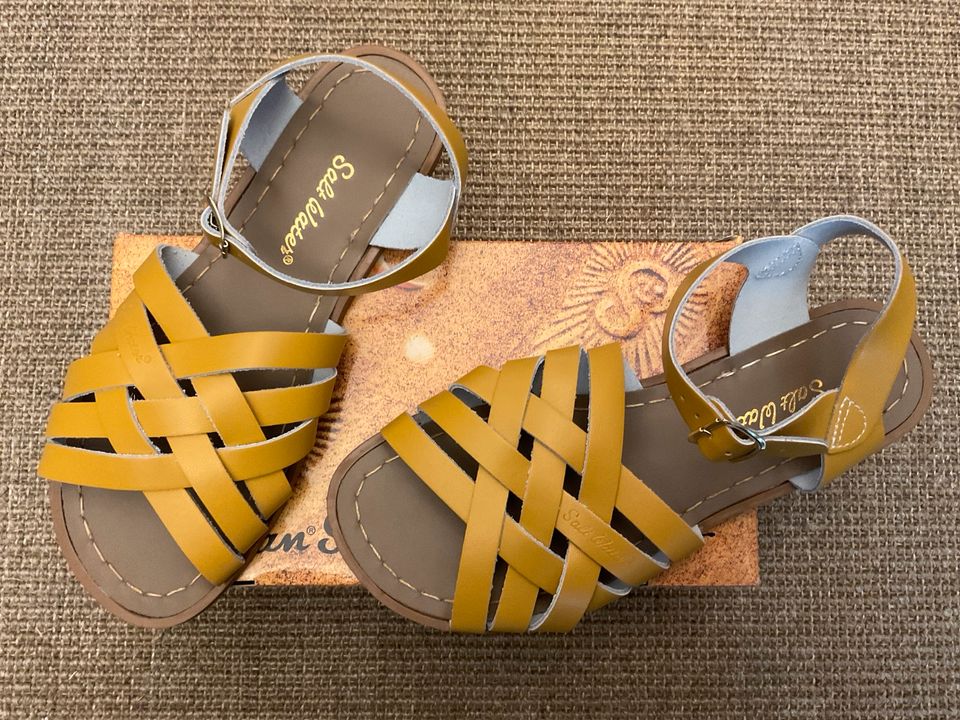 NEU! SALT WATER SANDALS Retro mustard Gr. 38 in Berlin