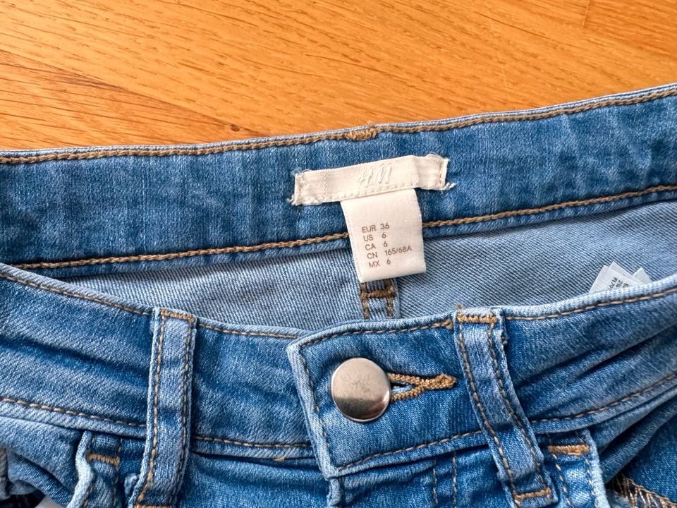 H&M Slimit Jeans Größe 36 in Unterhaching