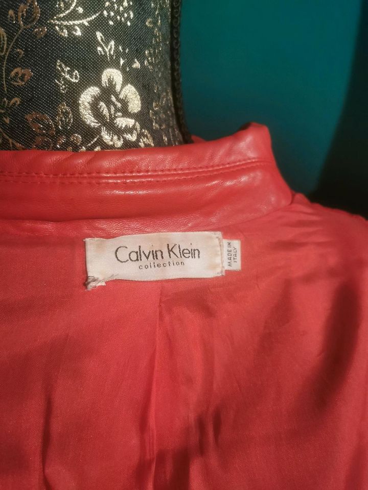 Rote Lederjacke Calvin Klein Gr 8 in Bochum