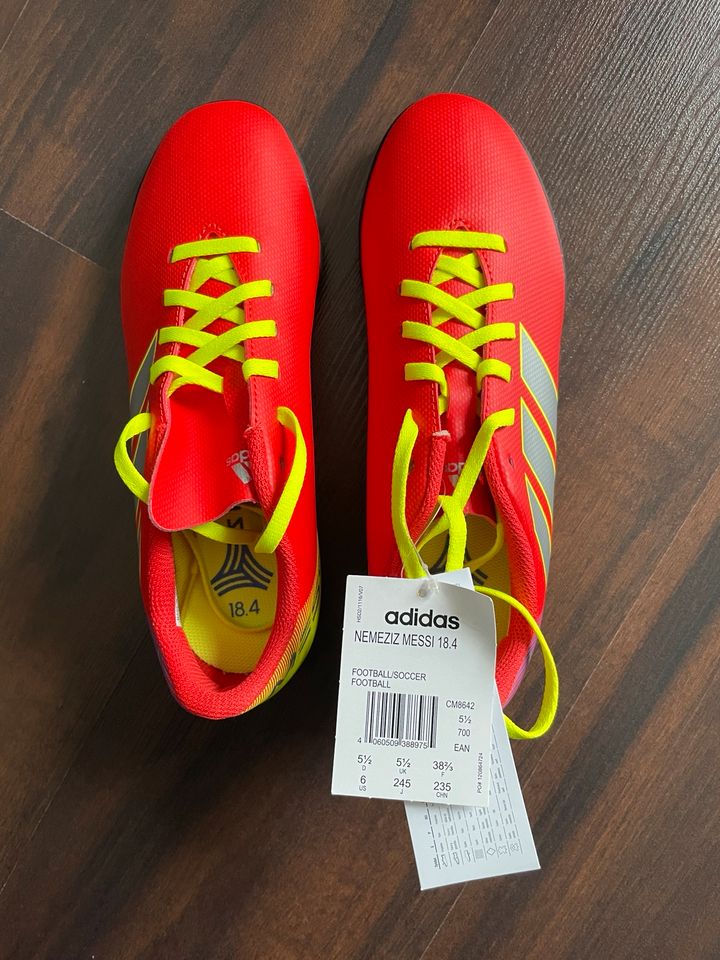 Fußballschuhe Adidas Nemeziz Messi 18.4 Große 38 2/3 in Kelsterbach