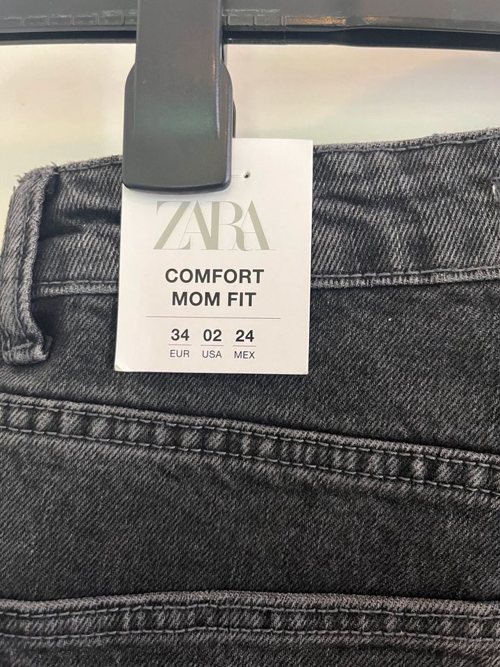 Mom Fit Jeans Zara in Berlin