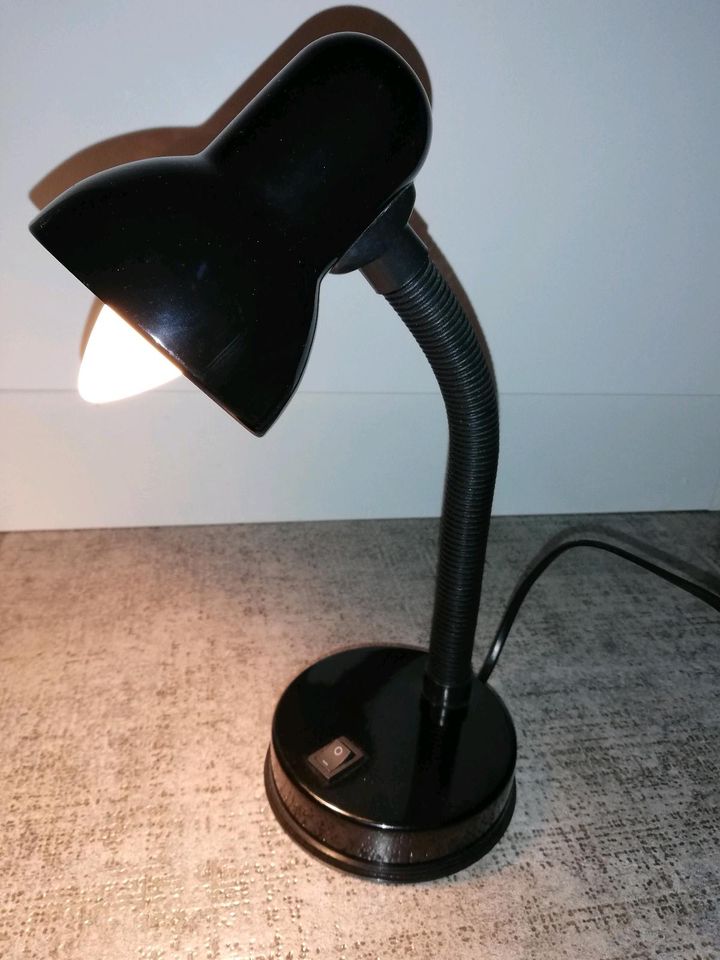 Nino Lampe Leuchte Stehlampe Tischlampe Bürolampe schwarz weiß in Kiel