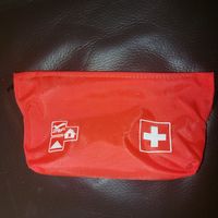 Leere orange Erste-Hilfe-Tasche * ca. 20 x 10 x 4 cm Nordrhein-Westfalen - Bornheim Vorschau