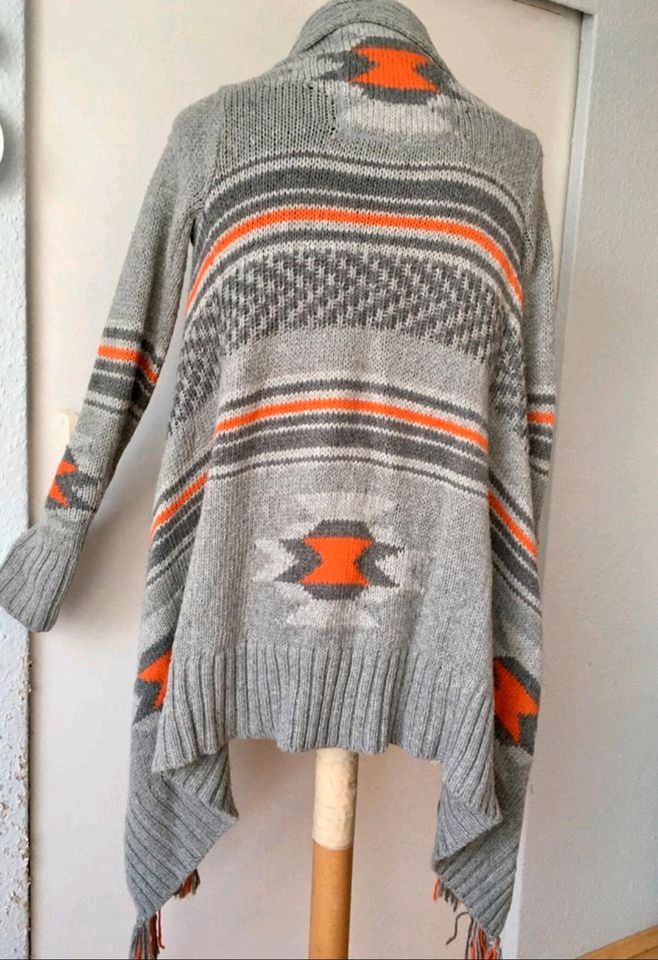 Superdry Cape/ Strickjacke Norweger Muster XS/S in Düsseldorf