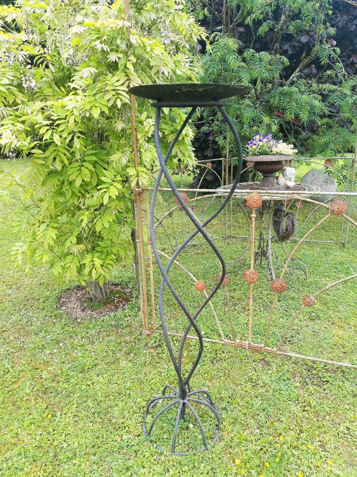 Gartensäule Gartendekoration Pflanzenhochschale Deko in Winnenden