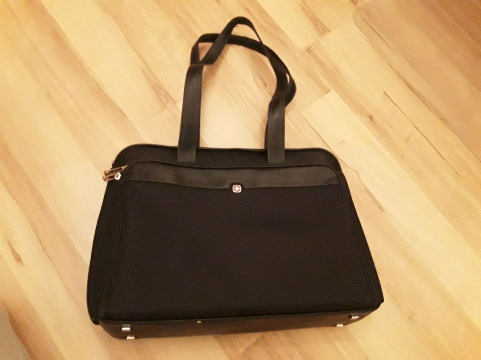 Wenger Laptoptasche / Aktentasche / Tasche schwarz in Stelle