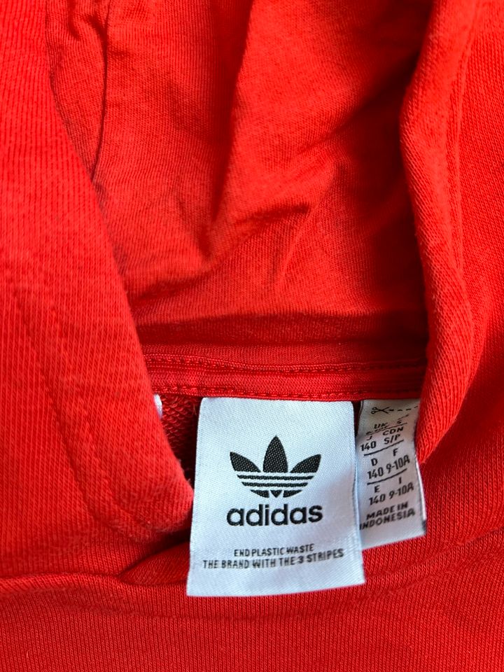 Adidas Hoodie rot - Gr. 140 in Falkensee