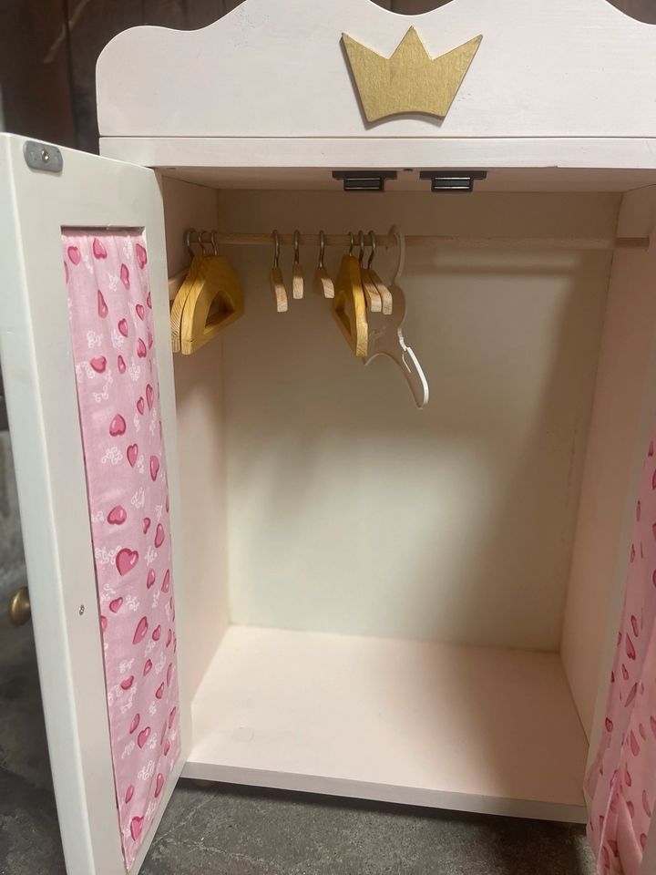 Pinolino Puppenschrank rosa-weiß-pink-gold Krone in Hamburg