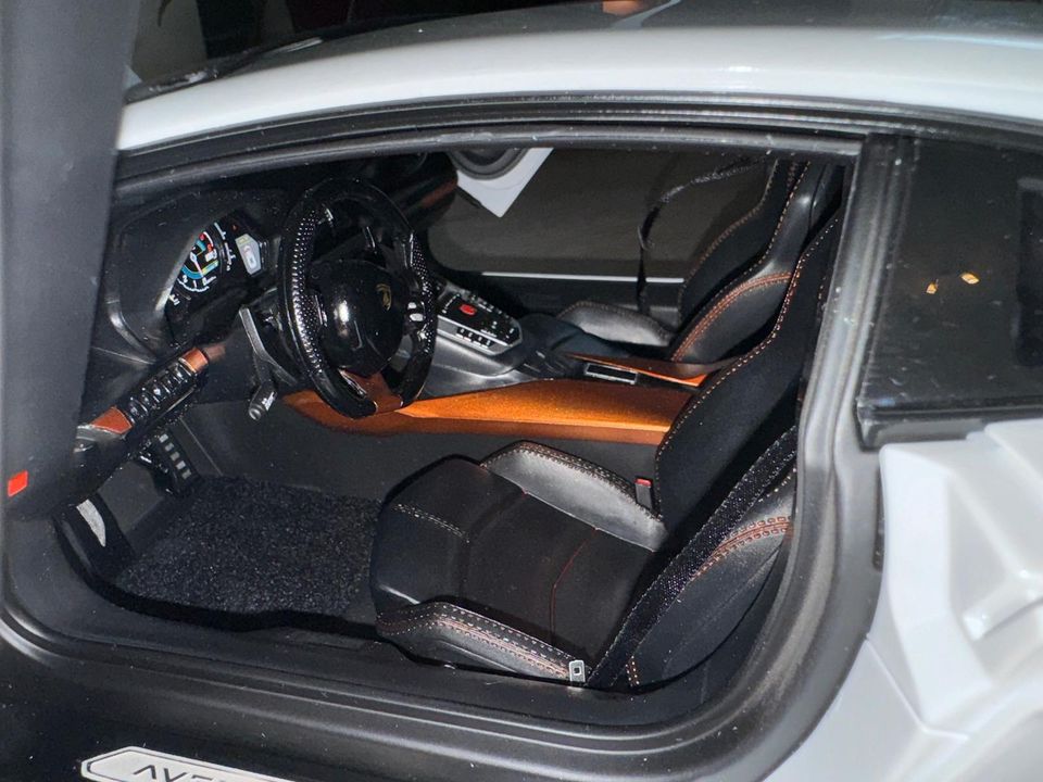 Pocher Lamborghini Aventador HK101 weiß 1/8 1:8 in München