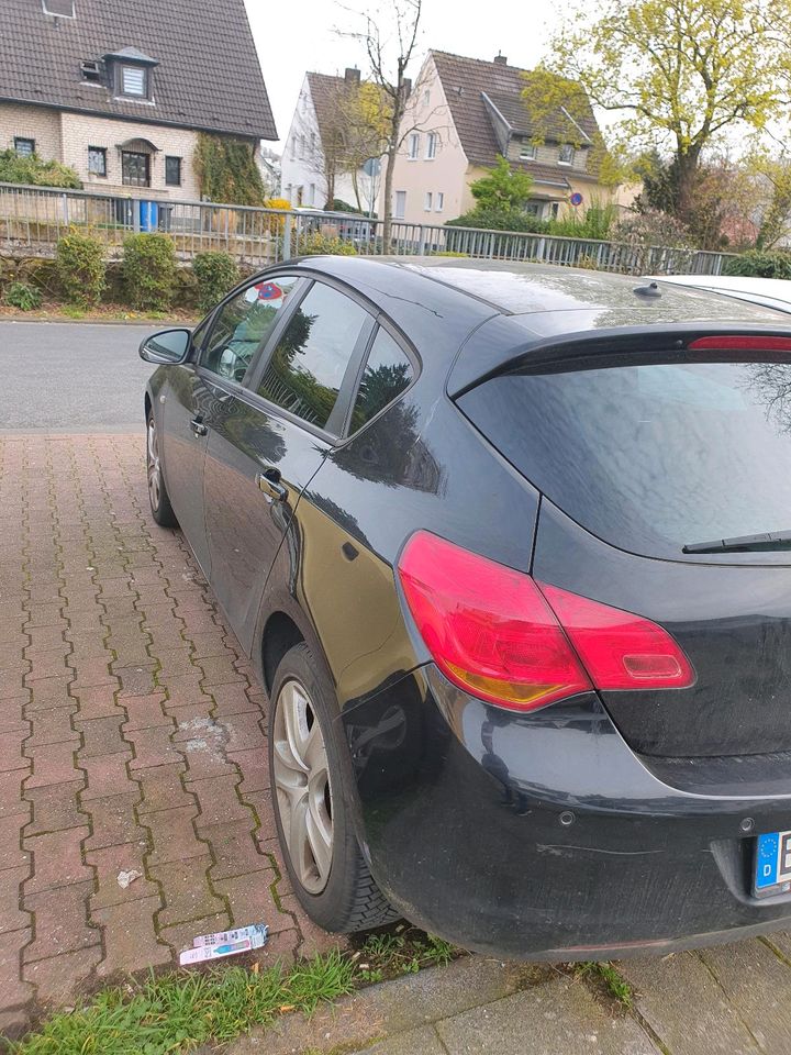 Opel Astra Benzin 1,6 in Wesseling