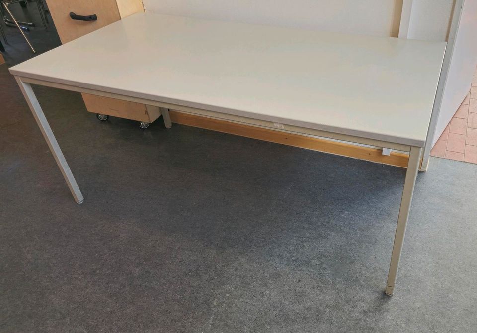 Schreibtisch / Tisch / Bürotisch ca. 160 x 80 x 72 in Hamburg
