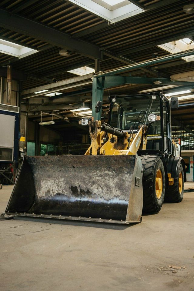 Radlader CAT 906H 5,8 Tonnen mieten leihen Baumaschinenvermietung in Springe