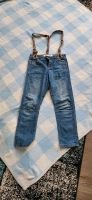Coole Jeans mit Hosenträger Größe 128 Top Zustand Sachsen-Anhalt - Dahlenwarsleben Vorschau