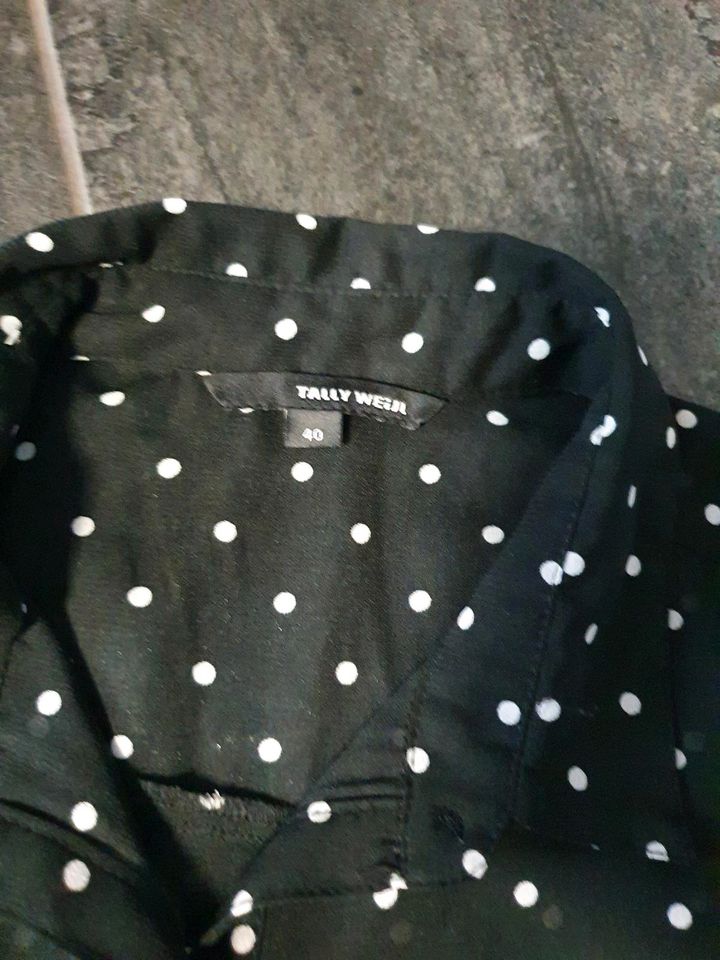 Top schwarz weiß Punkte Tally Weijl Größe 40 L Shirt Bluse in Bocholt
