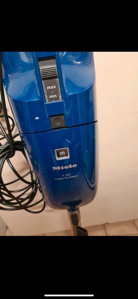 Miele Staubsauger S 143 Blau Staubsauger blau in Duisburg