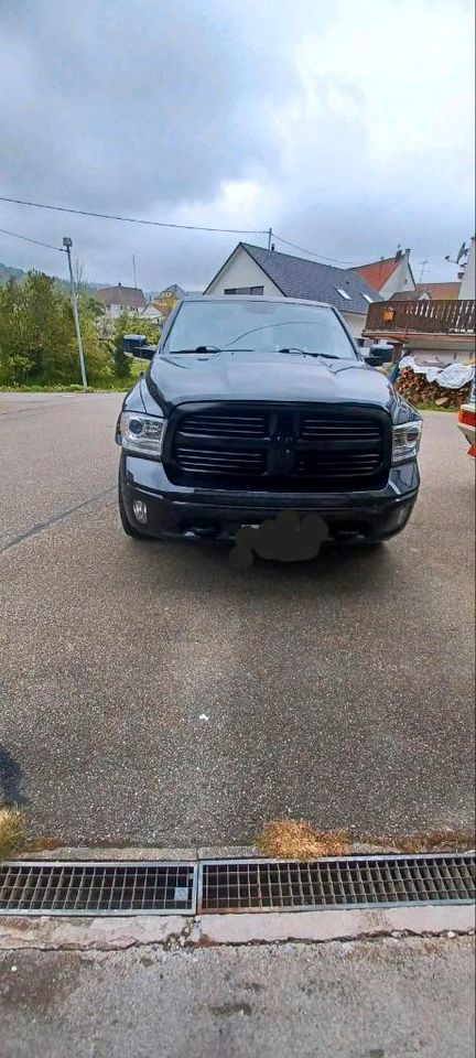 Dodge Ram Pickup Laramie schwarz LPG 4x4 in Hausen am Tann