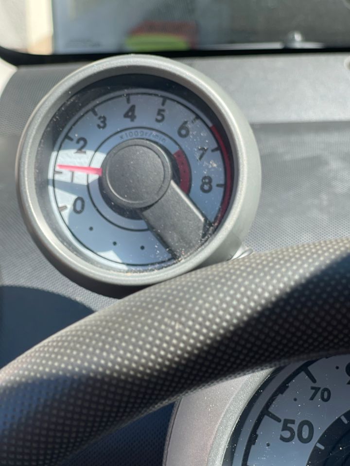 Peugeot 107 mit Webasto Standheizung so+wi Reifen in Niederwerrn