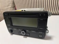 VW Touran Golf 5 Passat B6 CD Autoradio MP3 Navigation 1K0035191D Sachsen-Anhalt - Wanzleben Vorschau