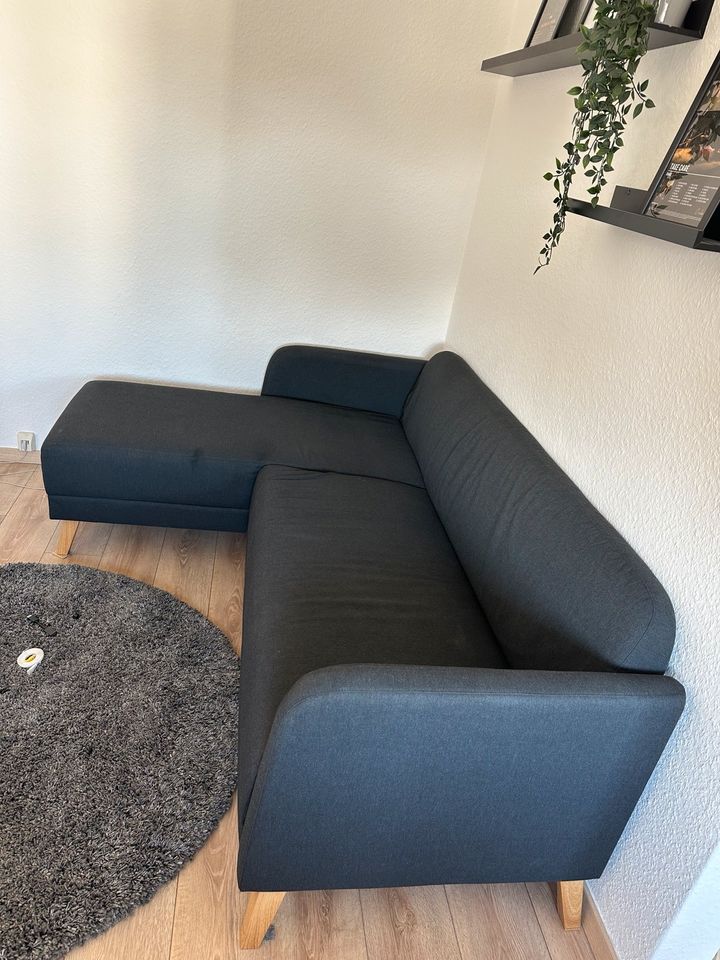 Ecksofa dunkelgrau von Ikea in Neuenhaus