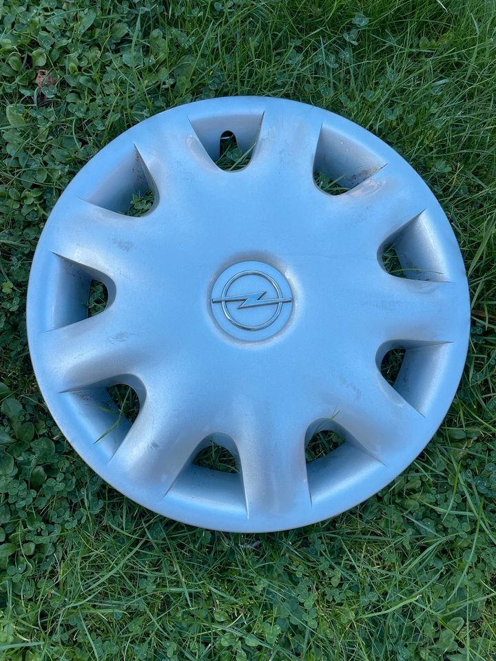 Opel Radkappen 14“ in Erfurt