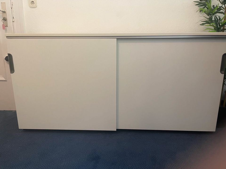 Büromöbel Aktenschrank IKEA Galant in Düsseldorf