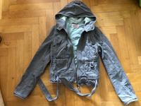 Only Jeansjacke mit Kapuze M top Zustand München - Maxvorstadt Vorschau