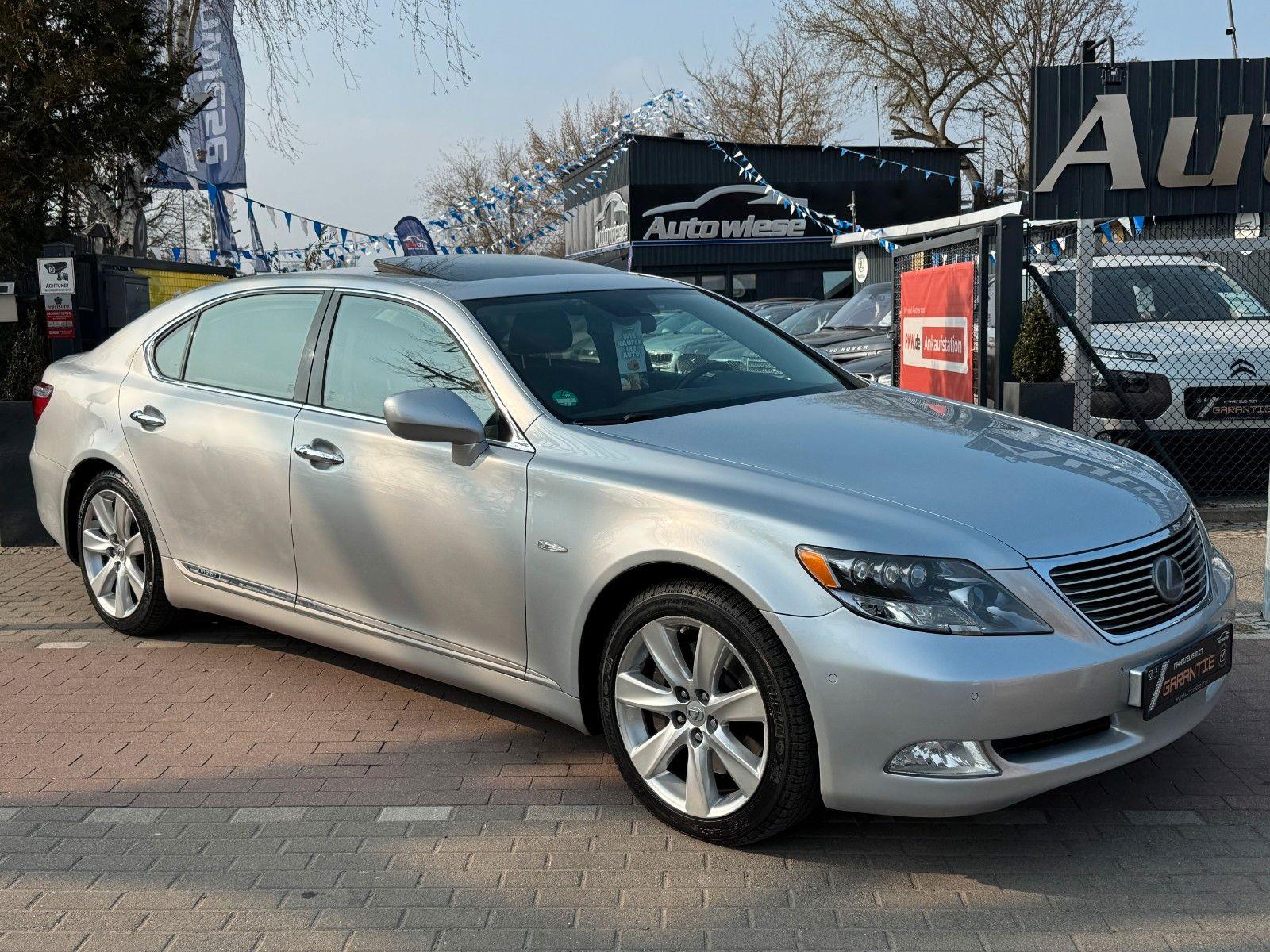 Abbildung des Autos Lexus LS 600h L*Presiden…