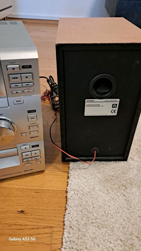 Sony Radio CD Player mit Boxen Soundanlage Fernbedienung in Düsseldorf
