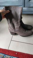 Stiefel Schuhe Gr 39 halblang von Donna Carolina braun Bochum - Bochum-Nord Vorschau