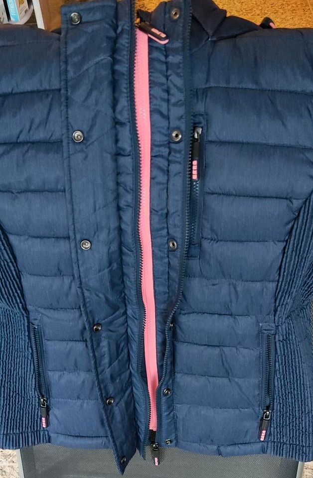 Jacke Winterjacke Superdry in Marne