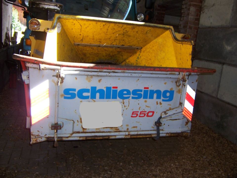 Schliesing 550 U Holz-Häcksler Hacker Holzzerkleinerer EINSATZBER in Spangenberg