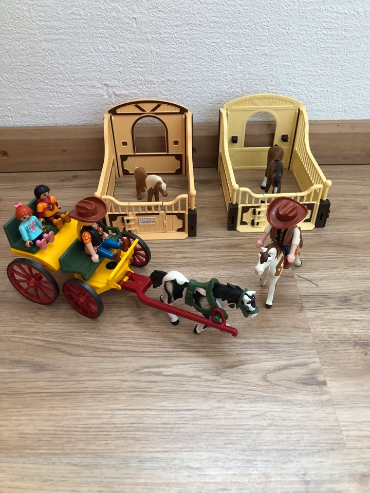 Playmobil Kutsche mit Pferde usw. in Pfeffelbach