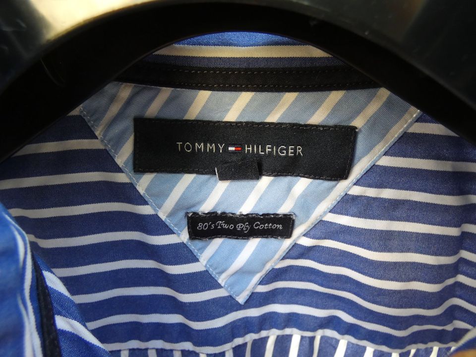 2 NEUE Tommy Hilfiger SOMMER Hemden S 46 M 48 + Armani Jeans 32 in Berlin