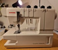 JANOME Cover Pro 2000 CPX mit Zubehör Brandenburg - Michendorf Vorschau