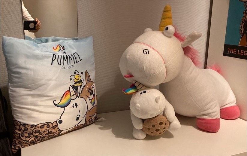 Pummeleinhorn Einhorn Kissen und 2 Kuscheltiere gebraucht in Berlin