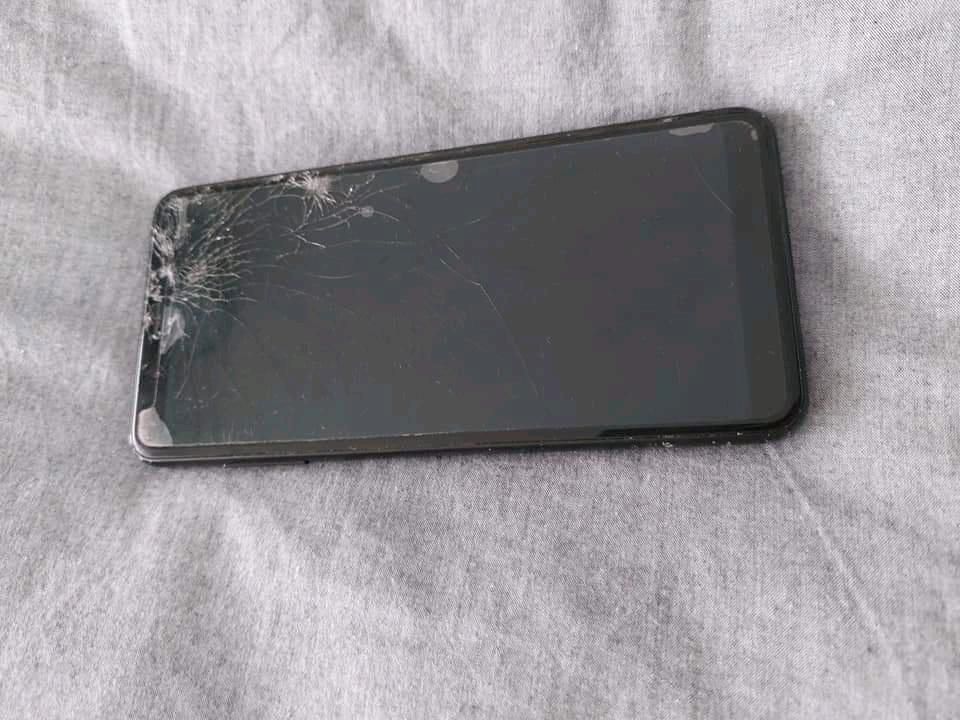 ✅ Samsung Galaxy A8 OVP - Handy - Smartphone - Display Schaden in Essen