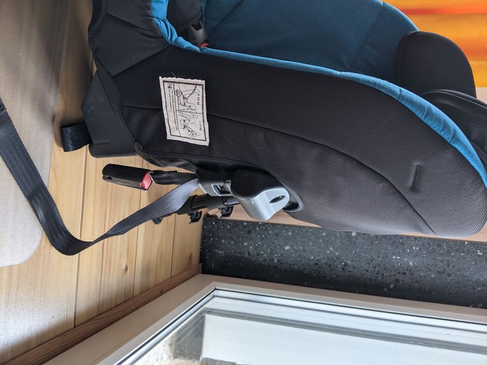 Axkid Minikid Reboarder bis 25 kg Kindersitz für's Auto in Karlsbad