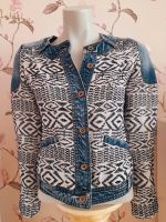 Jeansjacke Blau/Weiß mit Muster Größe 34 Niedersachsen - Burgdorf Vorschau