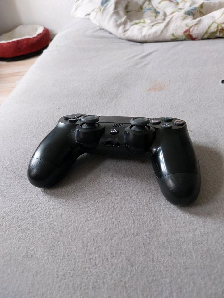 PS4 SLIM 1TB in Lutherstadt Wittenberg