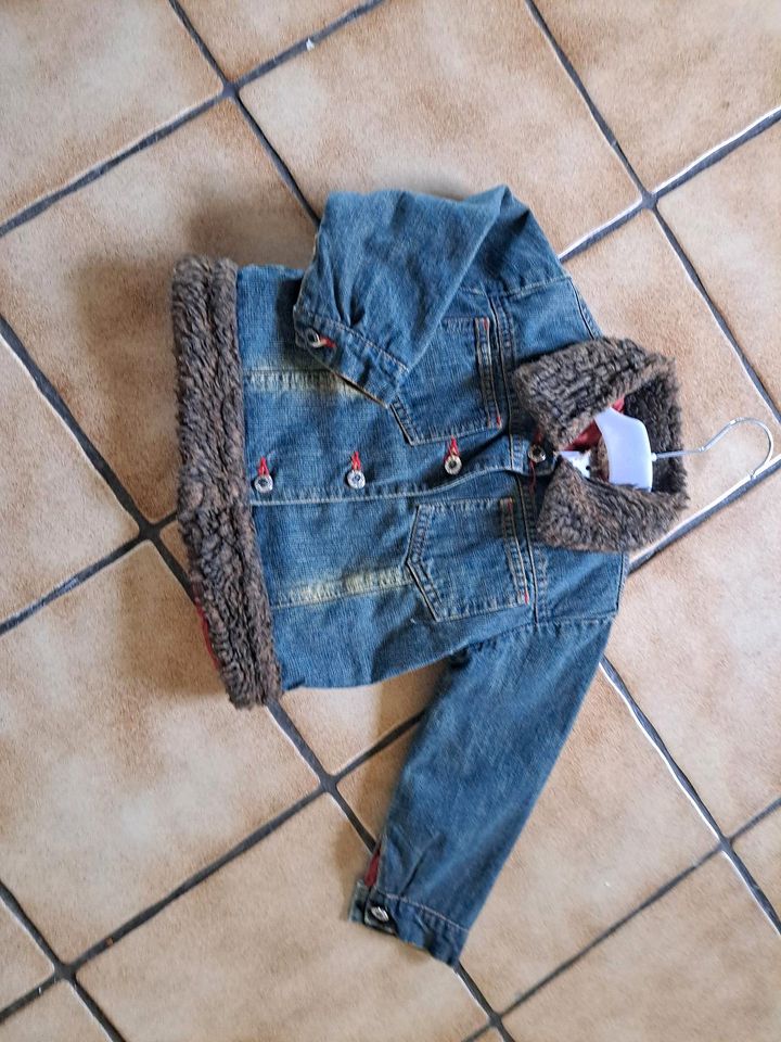 Warme Jeansjacke in Wirfus