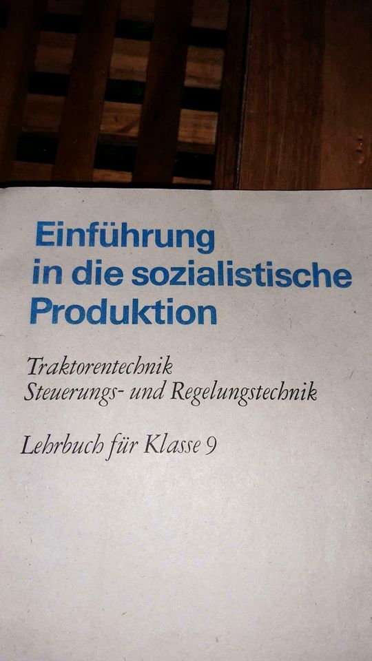 Einführung in die sozialistische Produktion Buch 1976 in Kaltenwestheim