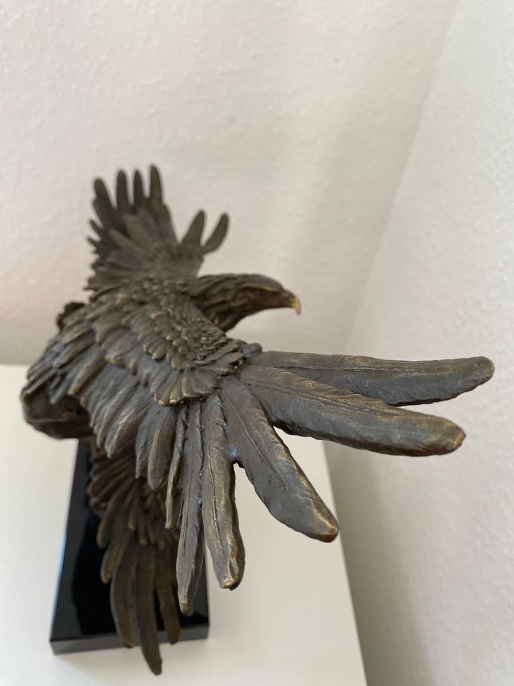 Bronzefigur Adler Paar Bronze Skulptur in Centrum