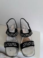Sandalette m. Straßsteine Gr. 39  neuw.. Bayern - Pullach Vorschau